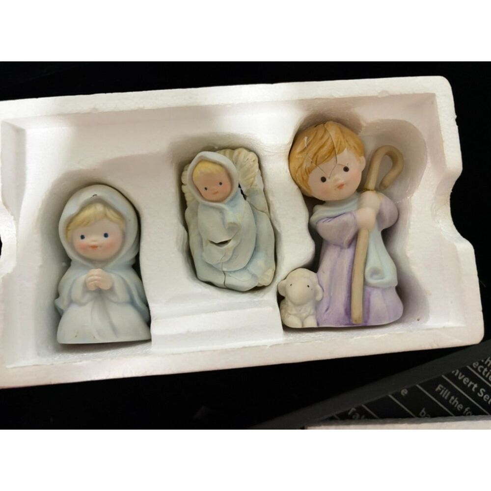 Vtg.  Avon Heavenly Blessings Nativity 3 pc christmas set
